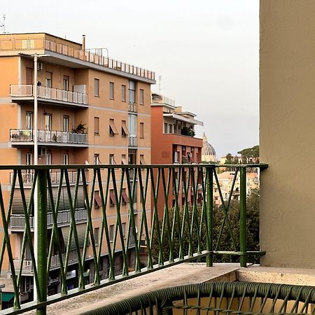 Near Vatican, Irnerio 47 Guest House Rom Exteriör bild